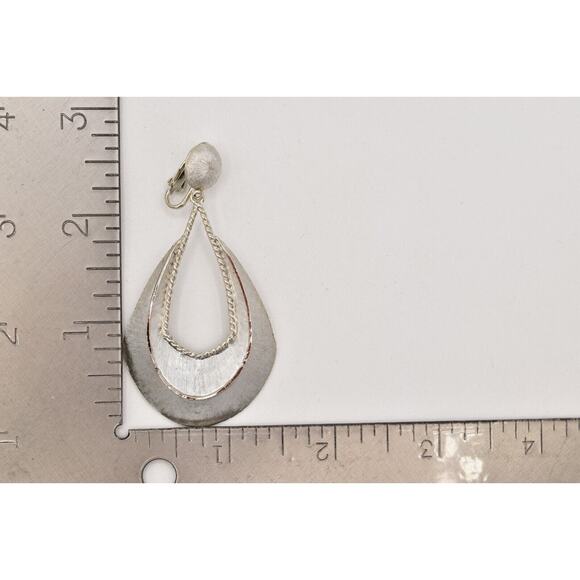 Vintage Oval Clip On Earrings Brushed Silver Textured Metallic Chunky NOS BinA18 - Picture 12 of 13